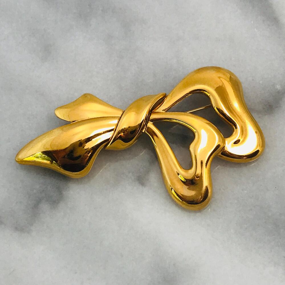 Vintage Monet Brooch Bow Ribbon - Gold Tone - Elegant Designer Pin - Minimal